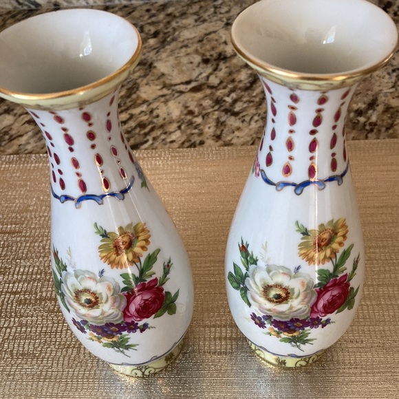 HEIRLOOM by TOYO Vintage Vases set of 2 - Picture 3 of 8